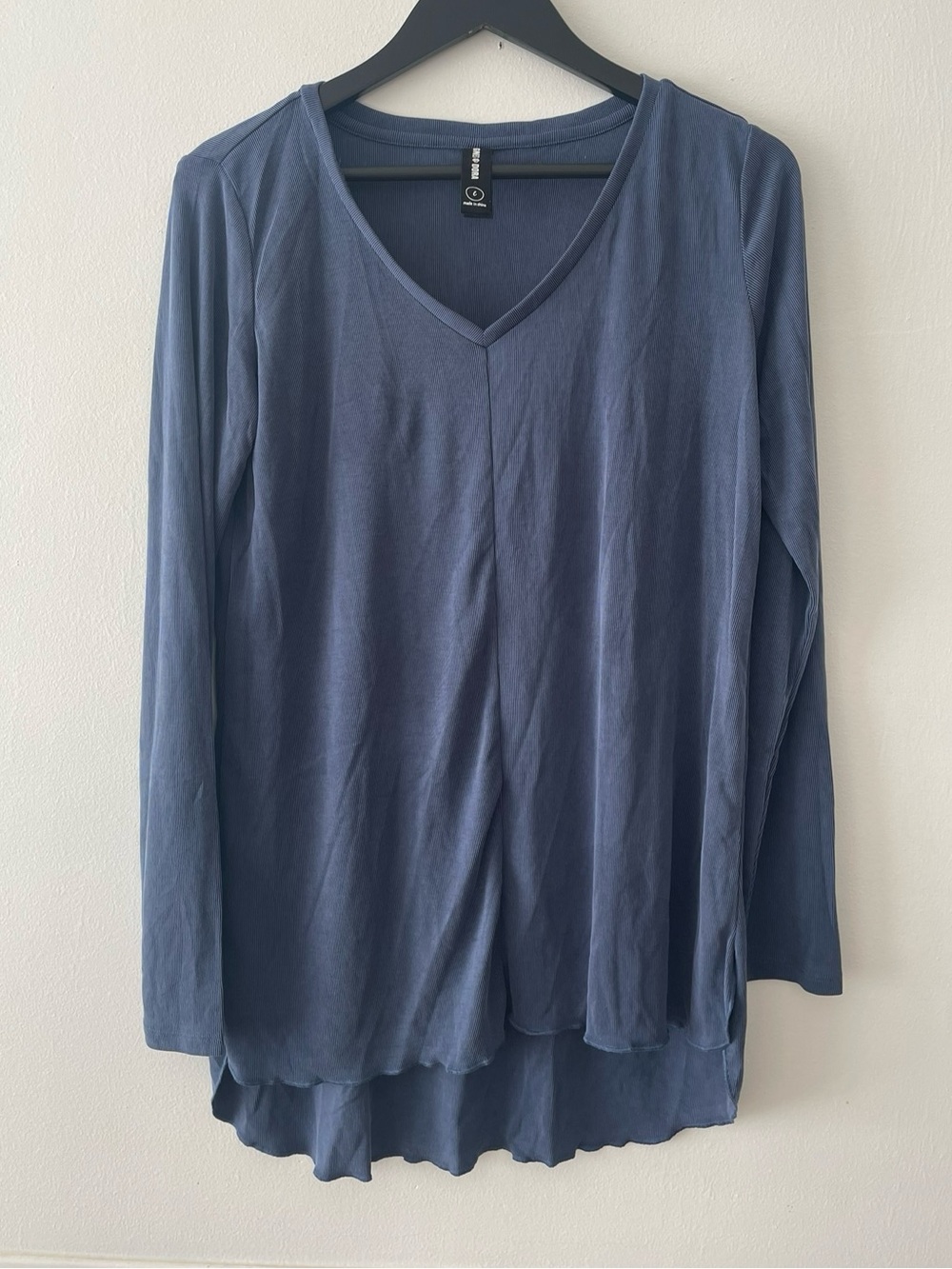 Agnes & Dora Ribbed V-Neck Long Sleeve Top Size L
